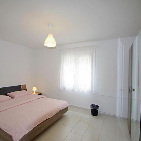 Apartments Nikolina Rakalj Εξωτερικό φωτογραφία