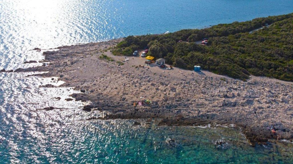 Apartments Nikolina Rakalj Εξωτερικό φωτογραφία