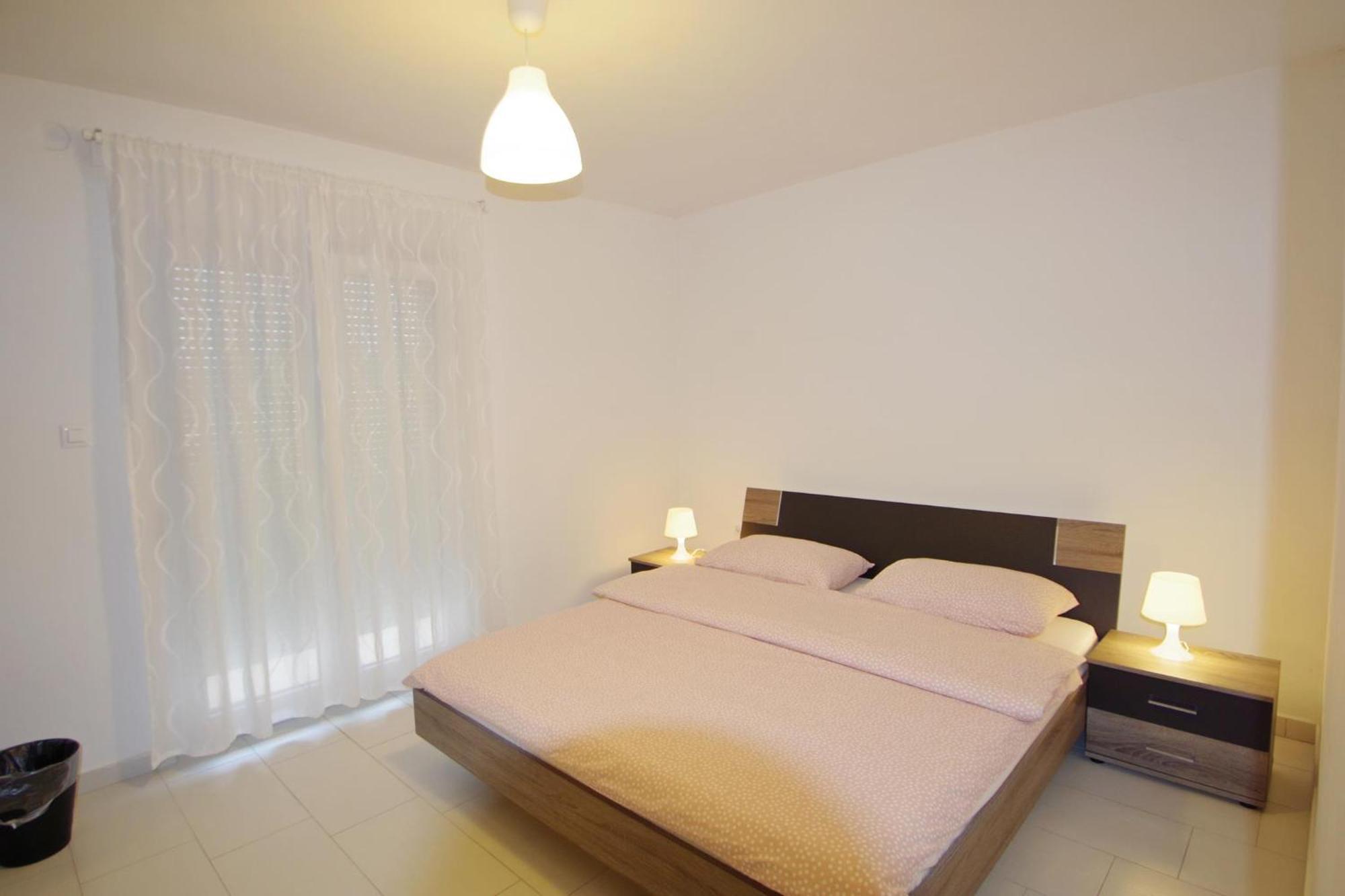 Apartments Nikolina Rakalj Εξωτερικό φωτογραφία