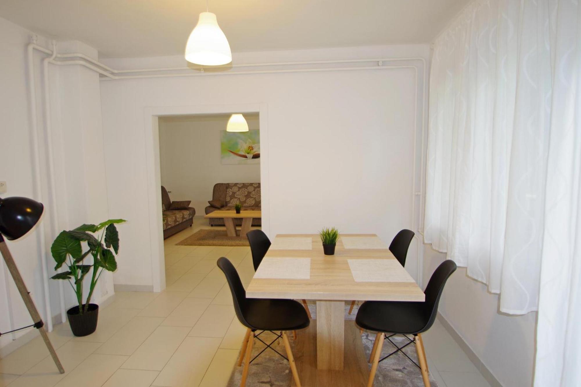 Apartments Nikolina Rakalj Εξωτερικό φωτογραφία