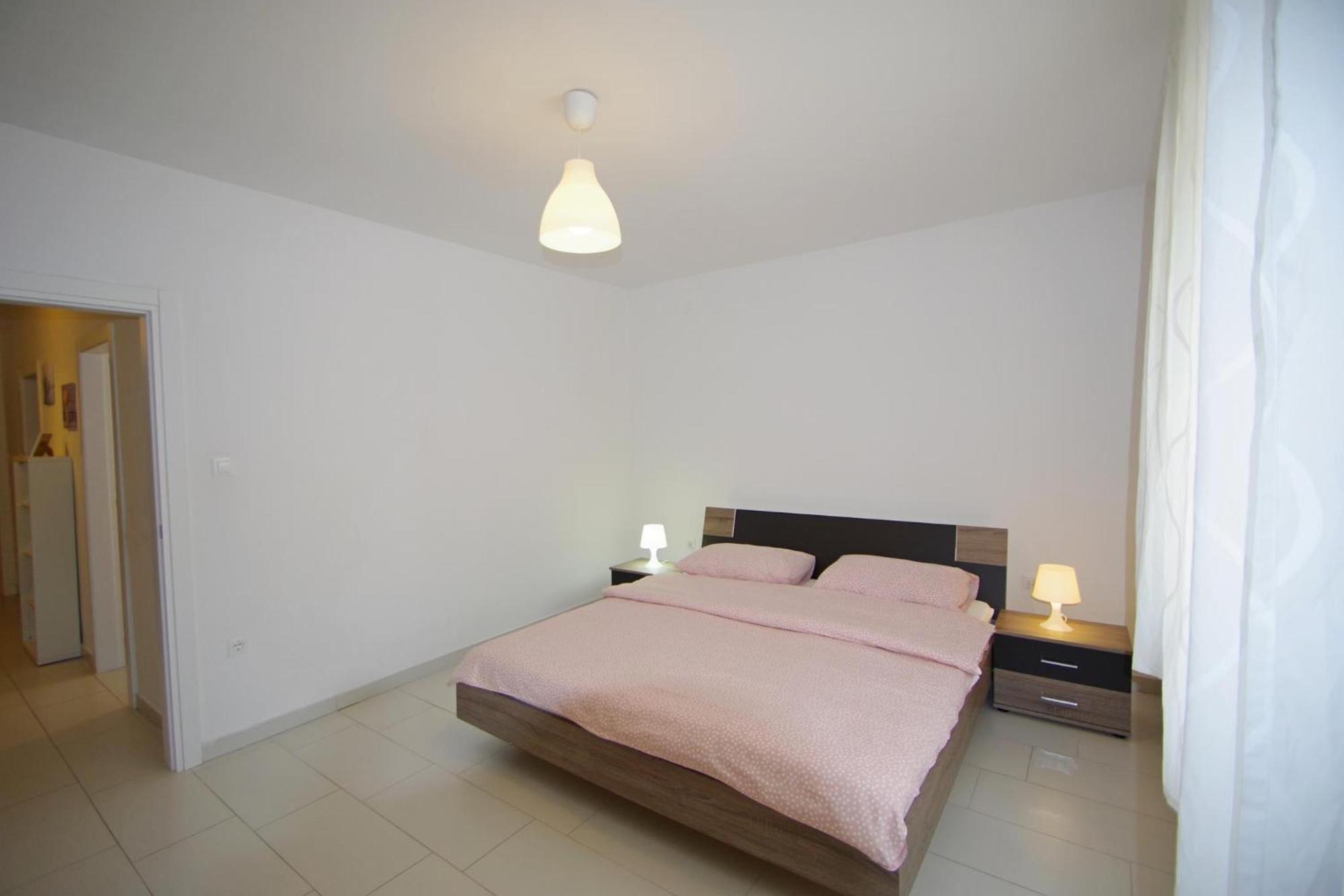 Apartments Nikolina Rakalj Εξωτερικό φωτογραφία